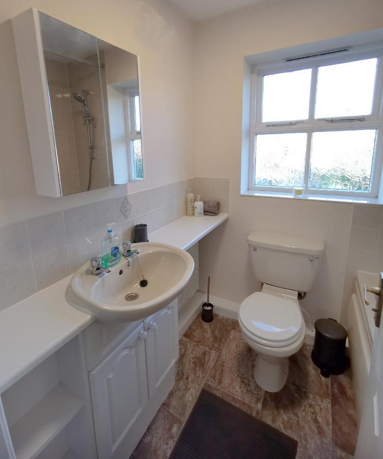 Emerald House - Spacious 3 Bed House With Ensuite Parking Gardens And Netflix Leamington Spa Dış mekan fotoğraf