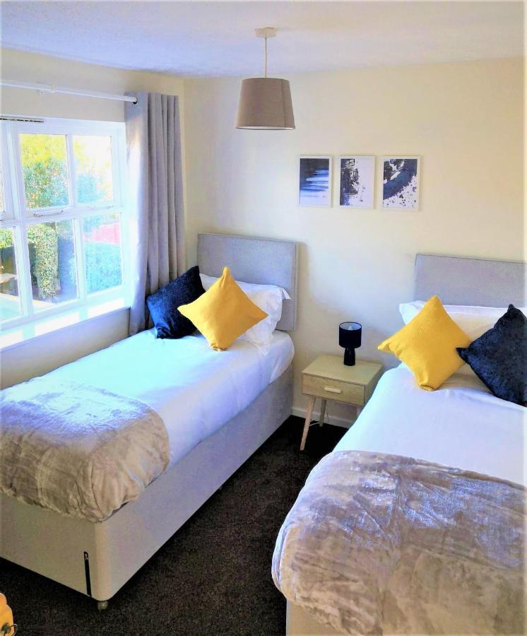 Emerald House - Spacious 3 Bed House With Ensuite Parking Gardens And Netflix Leamington Spa Dış mekan fotoğraf
