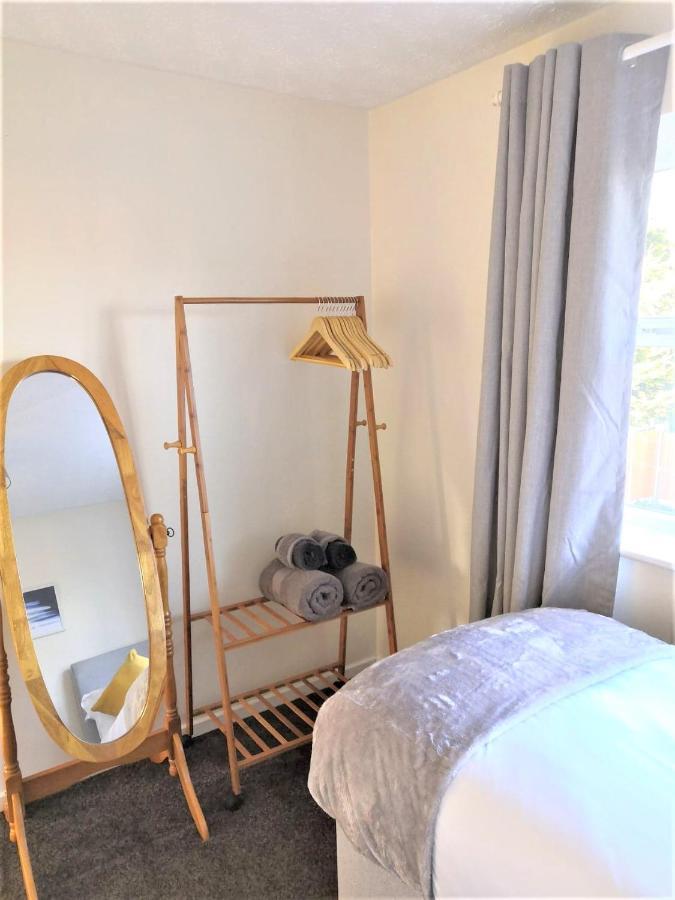 Emerald House - Spacious 3 Bed House With Ensuite Parking Gardens And Netflix Leamington Spa Dış mekan fotoğraf