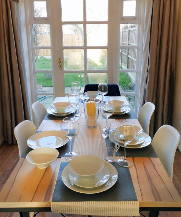 Emerald House - Spacious 3 Bed House With Ensuite Parking Gardens And Netflix Leamington Spa Dış mekan fotoğraf